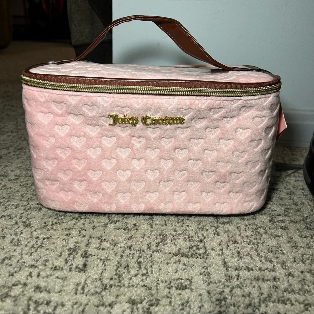 NWT Juicy Couture Baby Pink Velour Heart Print Zip-Up Cosmetic Travel Bag